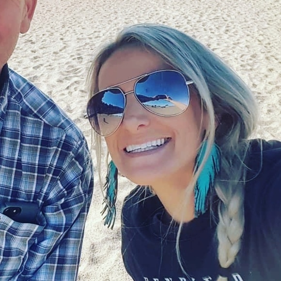 Meet your Posher, Jennifer - Picture 1 of 1